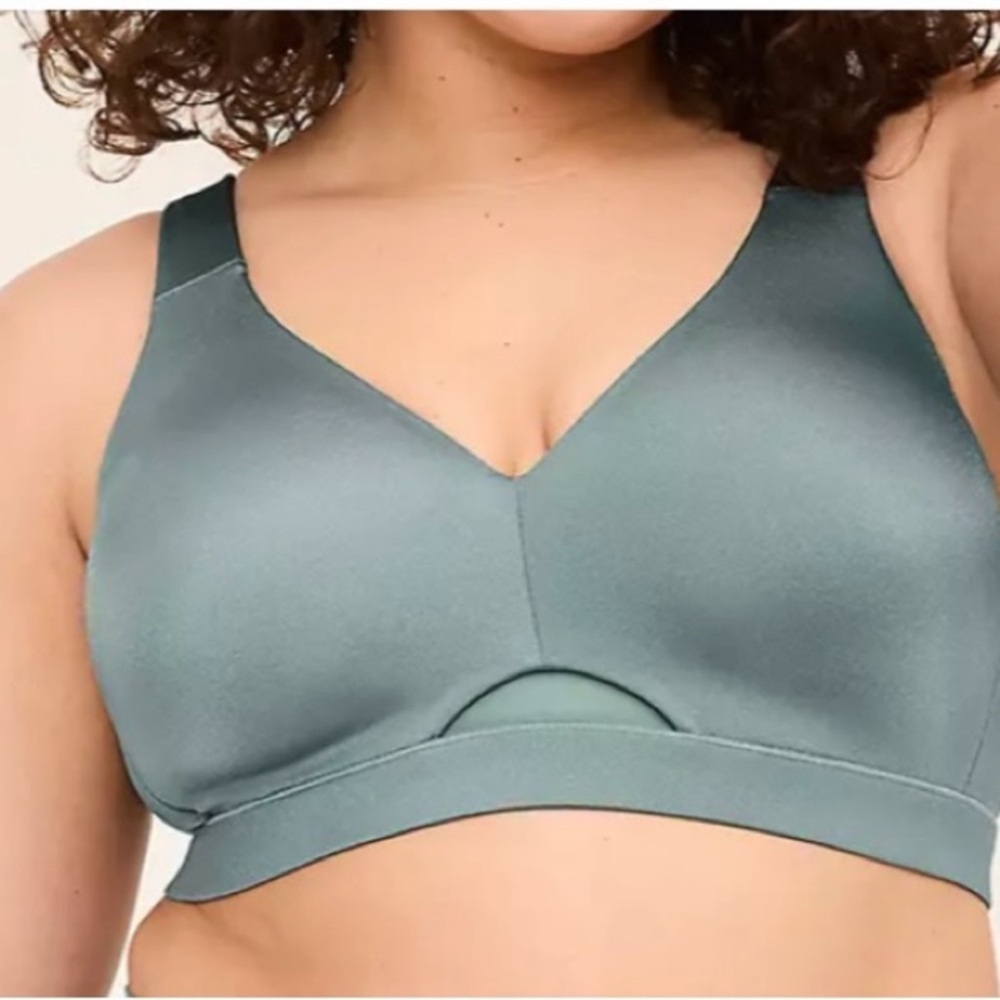 Lane Bryant- Cacique Women's Gray Satin Bra. Lightly Lined, No wire. Size 46C - Picture 7 of 7